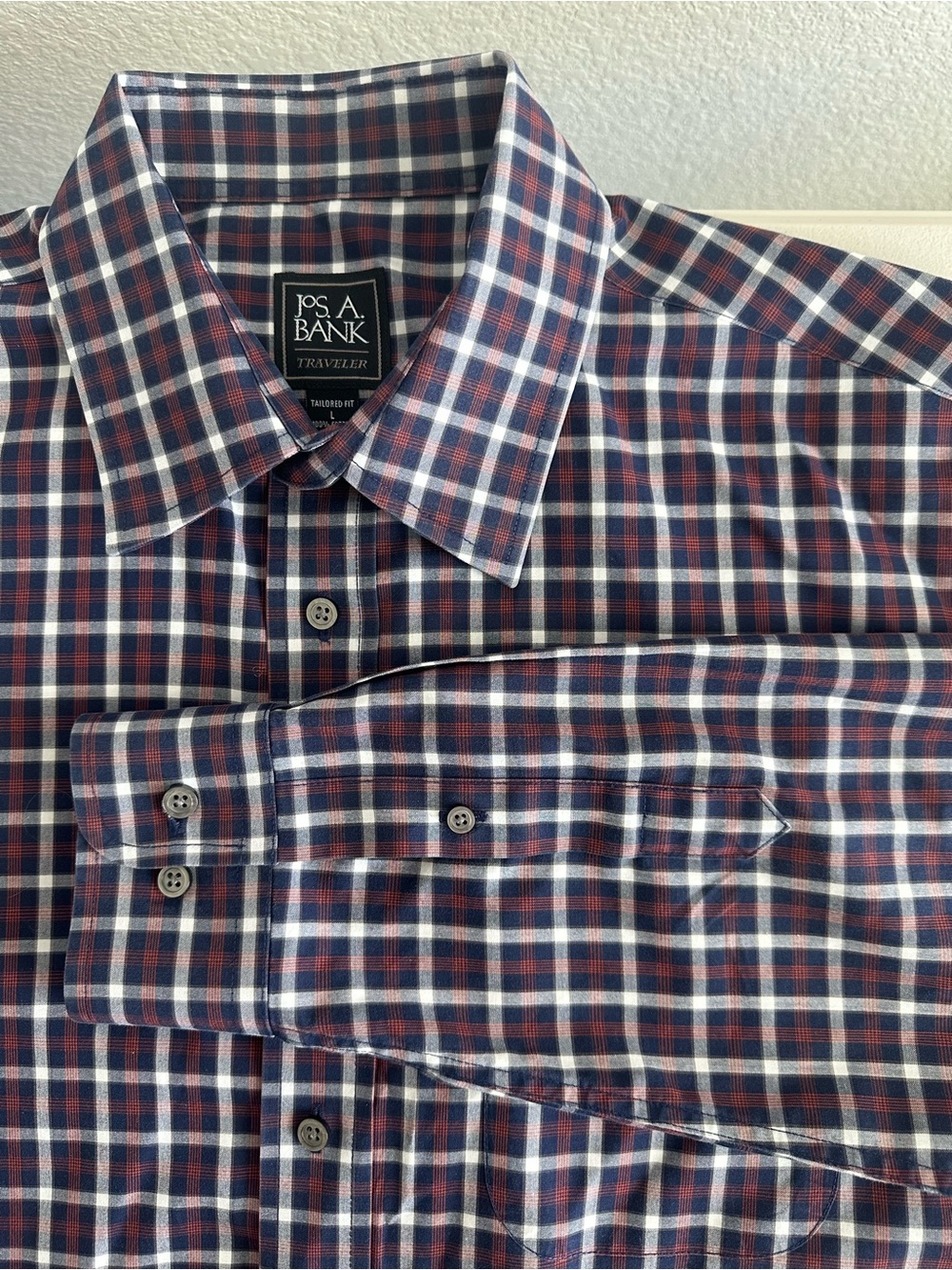 Jos. A. Bank Men’s Traveler Tailored Fit Dress Shirt L Plaid Blue Red and White